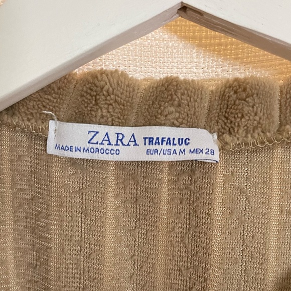 Zara Trafaluc Camel Tan Fuzzy Pullover Cropped Sweater Womens - Picture 4 of 4